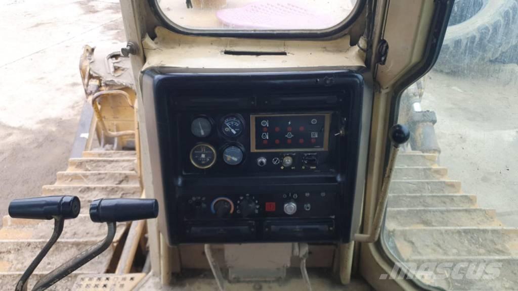 CAT D 6 M XL Bouteurs sur chenilles