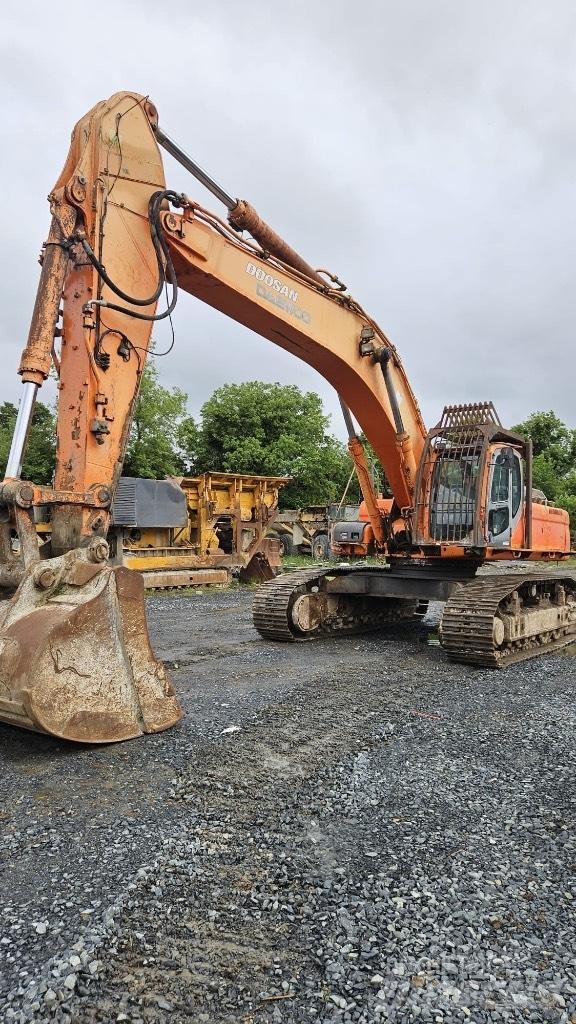 Doosan Dx480 Pelle sur chenilles