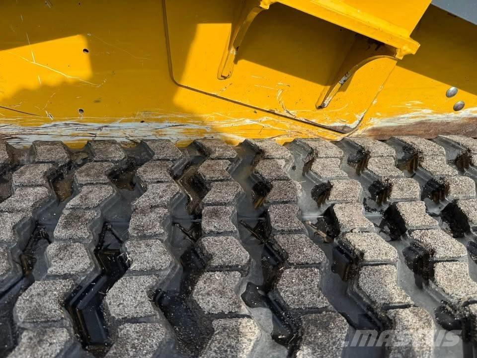 John Deere 317G Chargeuse compacte