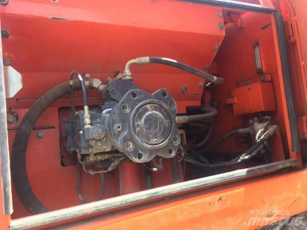 Hitachi ZX 210 Pelle sur chenilles