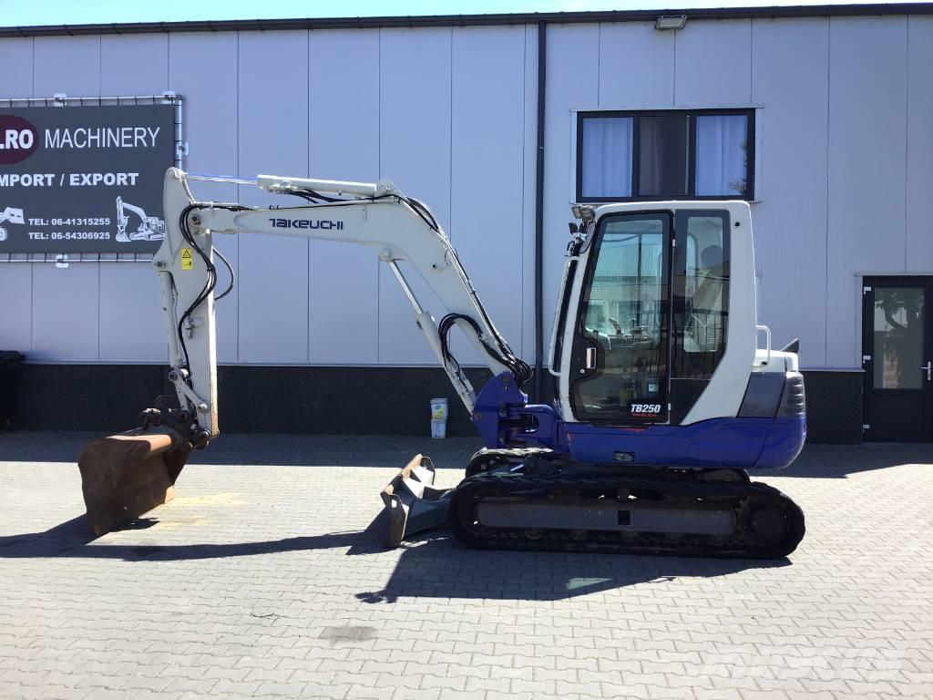 Takeuchi TB 250 Mini pelle < 7t