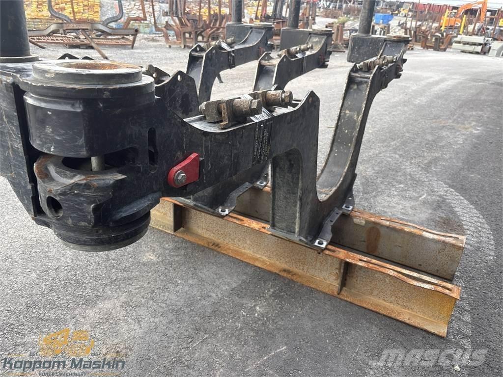 Komatsu 855 Autres accessoires pour matériel forestier