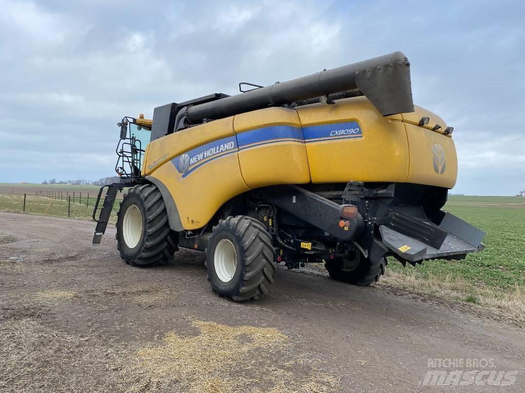 New Holland CX 8090 Moissonneuse batteuse