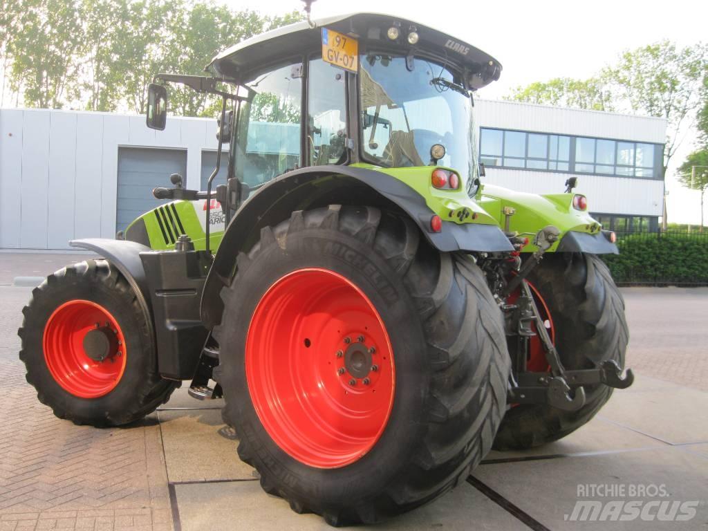 CLAAS Arion 650 CIS Tracteur