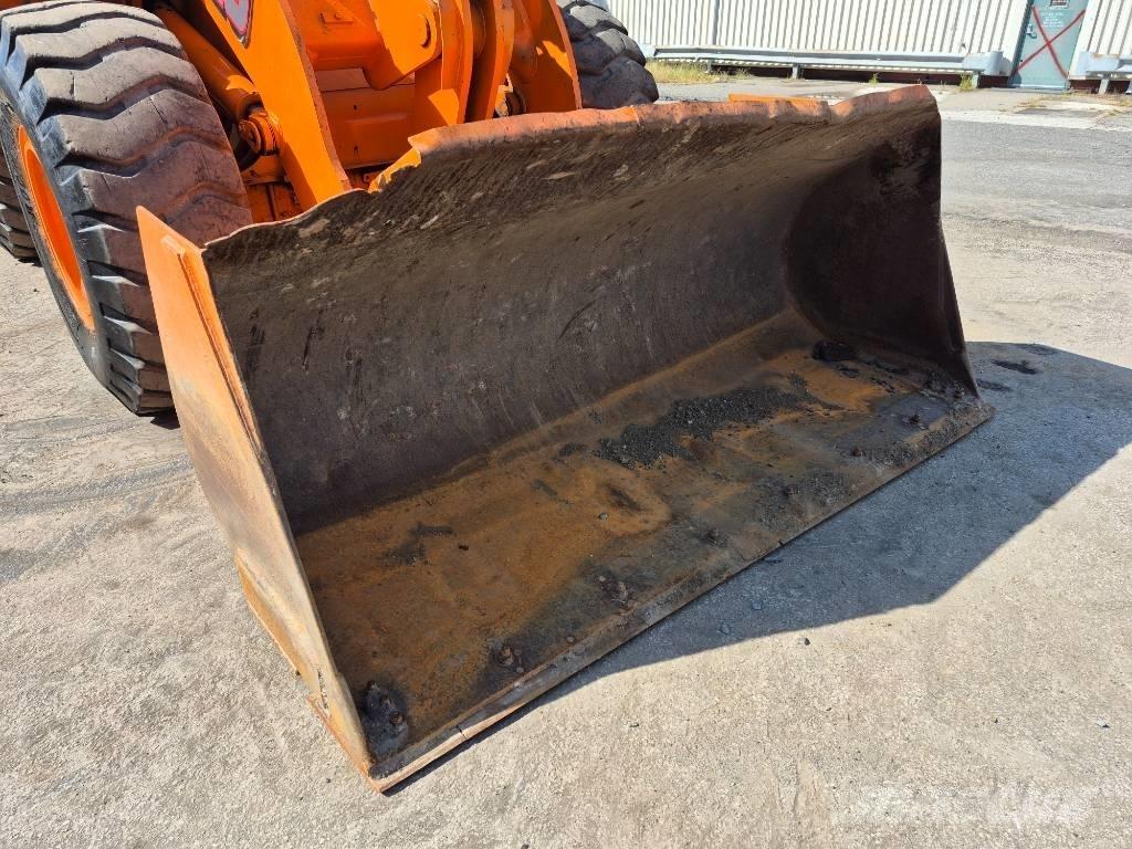 Doosan Mega 200 Chargeuse sur pneus