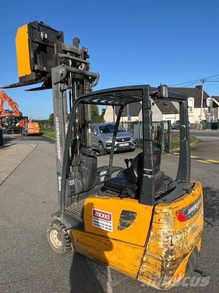 Jungheinrich EFG218 Chariots élévateurs électriques