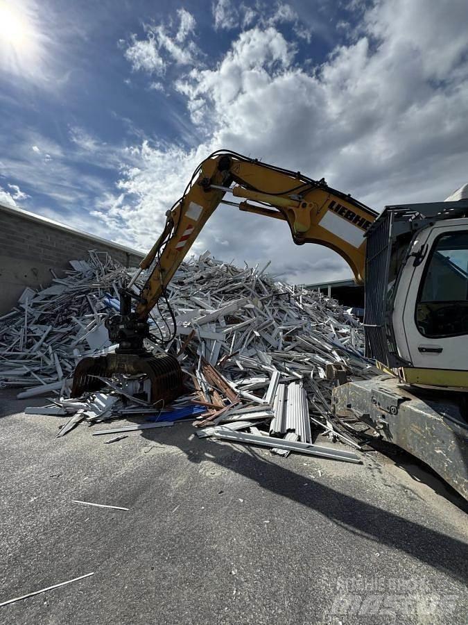 Liebherr A316 Li Pelle spéciale