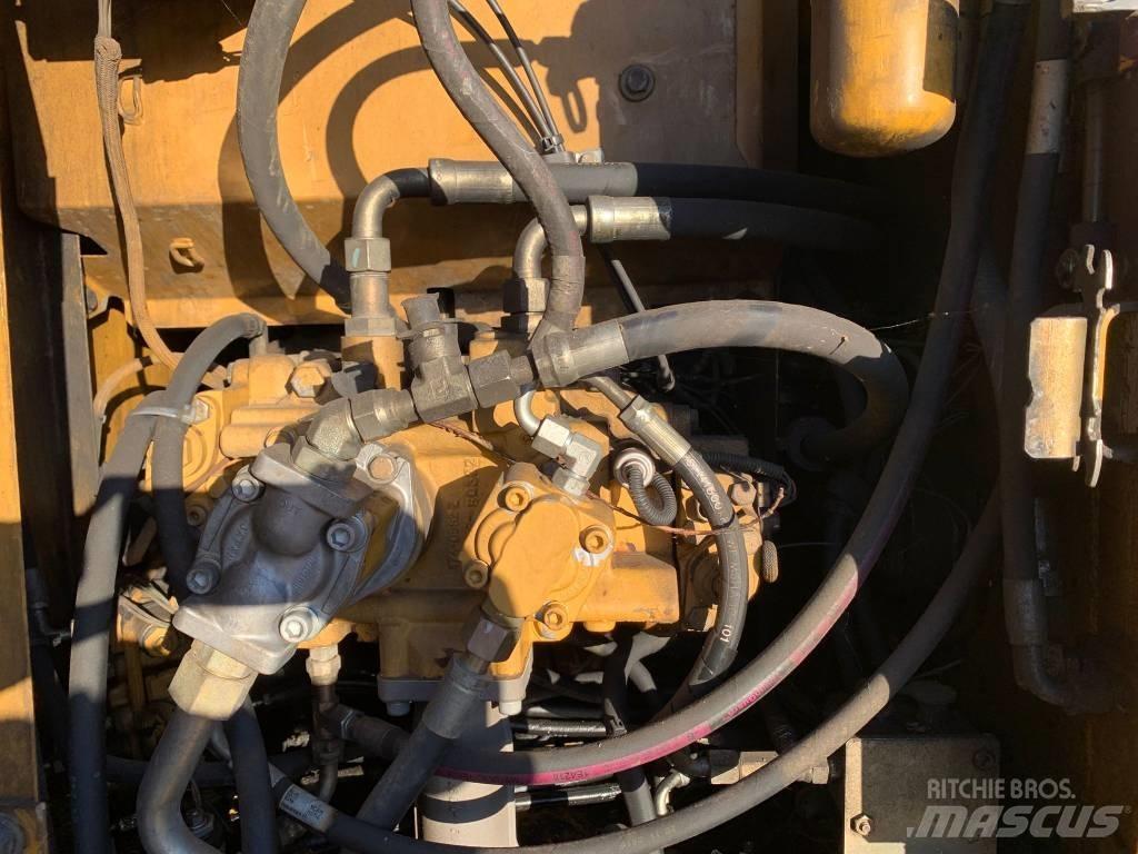 CAT 312 C L Pelle sur chenilles