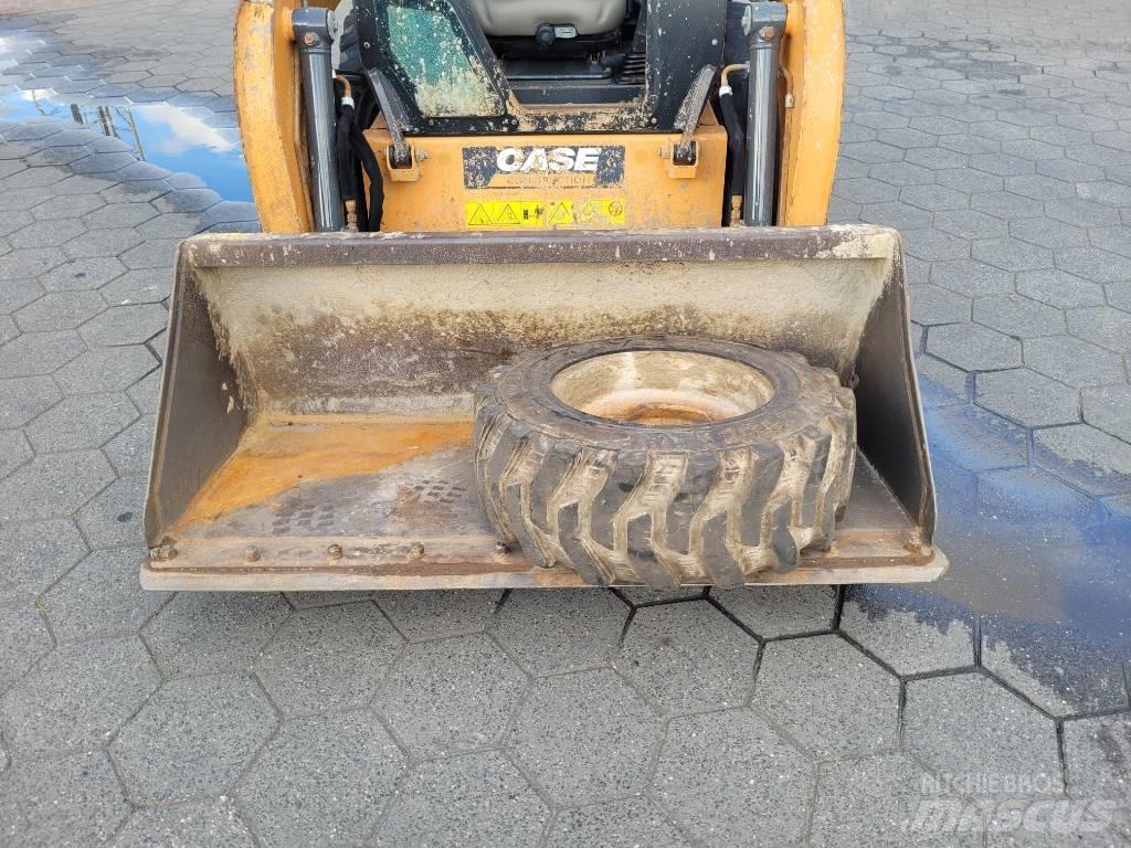 CASE SR 130 Chargeuse compacte