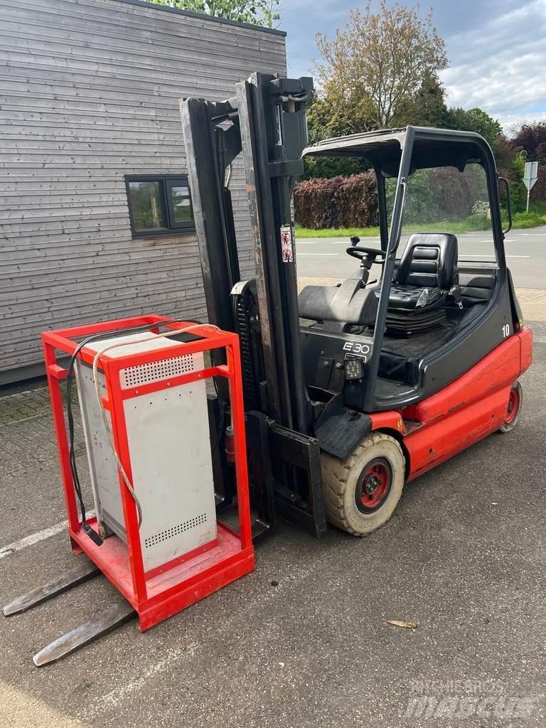 Linde E30-01 Chariots élévateurs électriques