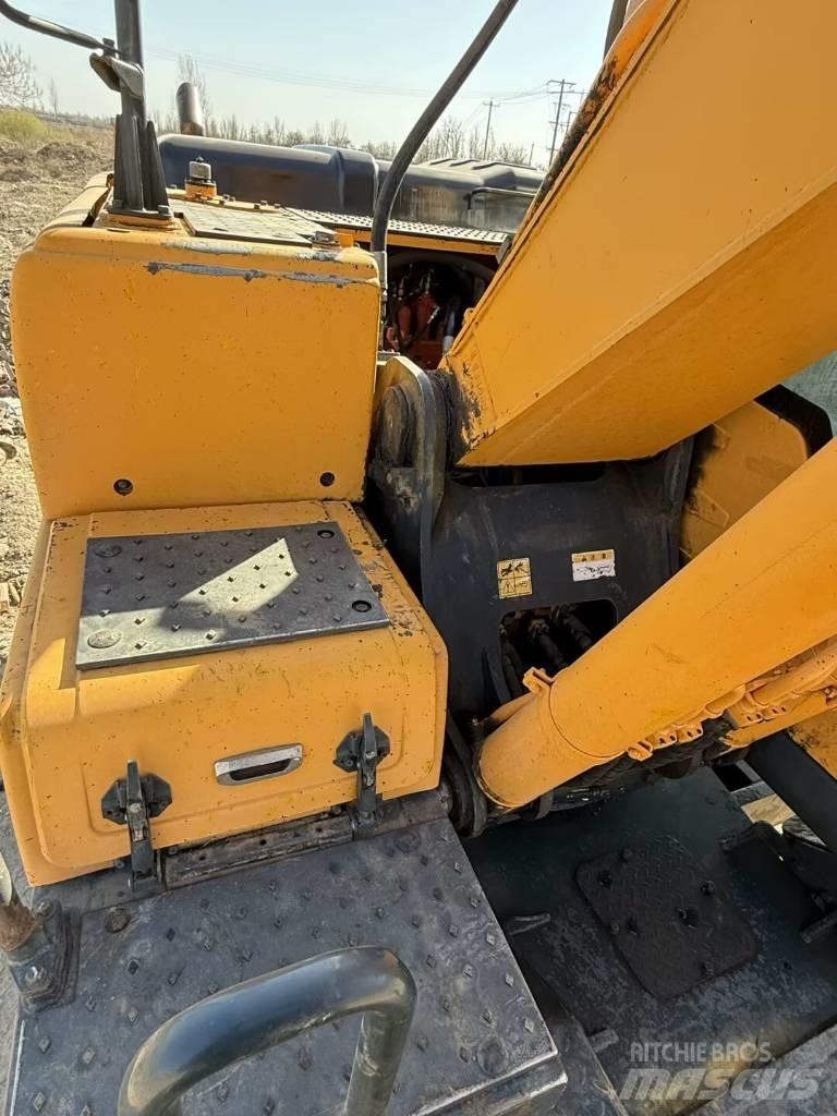 Hyundai R210W-9 Pelle sur pneus