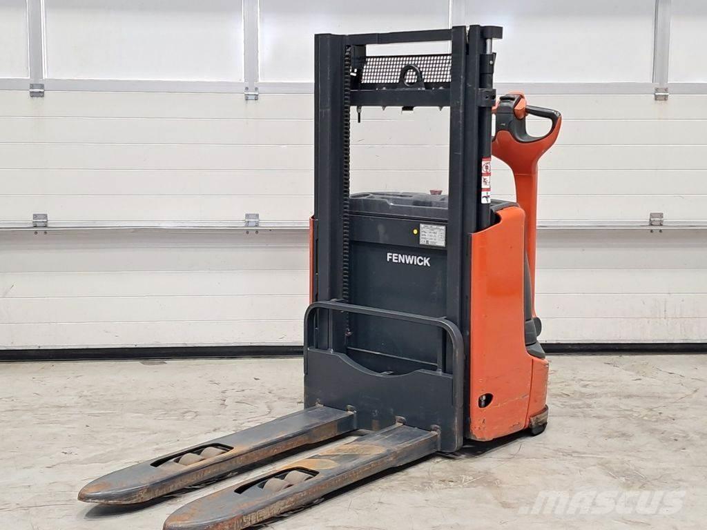 Linde L10 Gerbeur accompagnant
