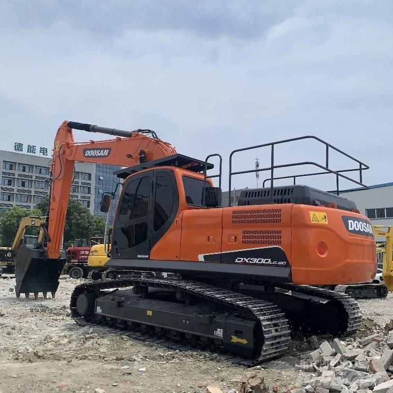 Doosan DX 300 Pelle sur chenilles
