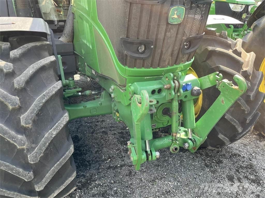 John Deere 6210R Tracteur