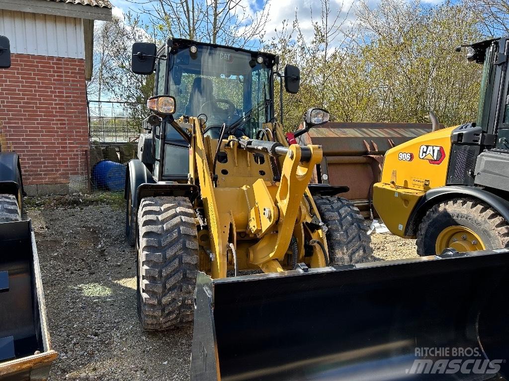 CAT 906 Chargeuse sur pneus