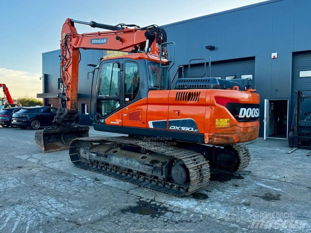 Doosan DX 180 LC Pelle sur chenilles