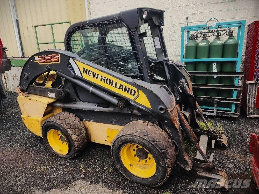 New Holland 225L Chargeuse compacte