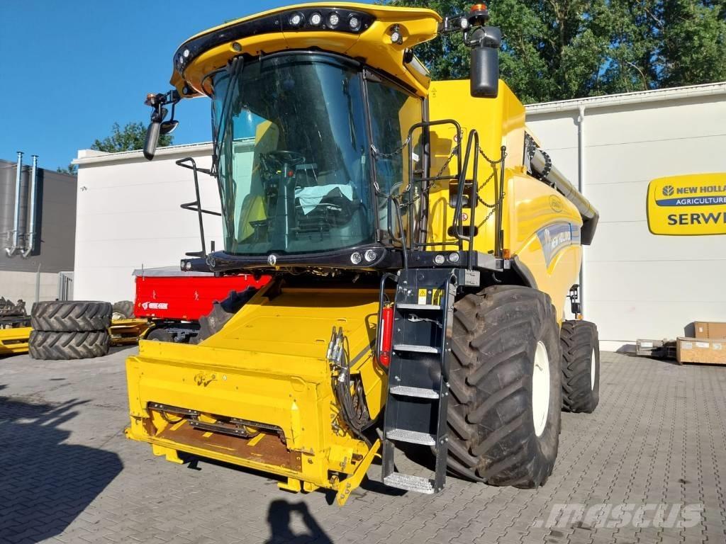 New Holland CX 8.90 Moissonneuse batteuse