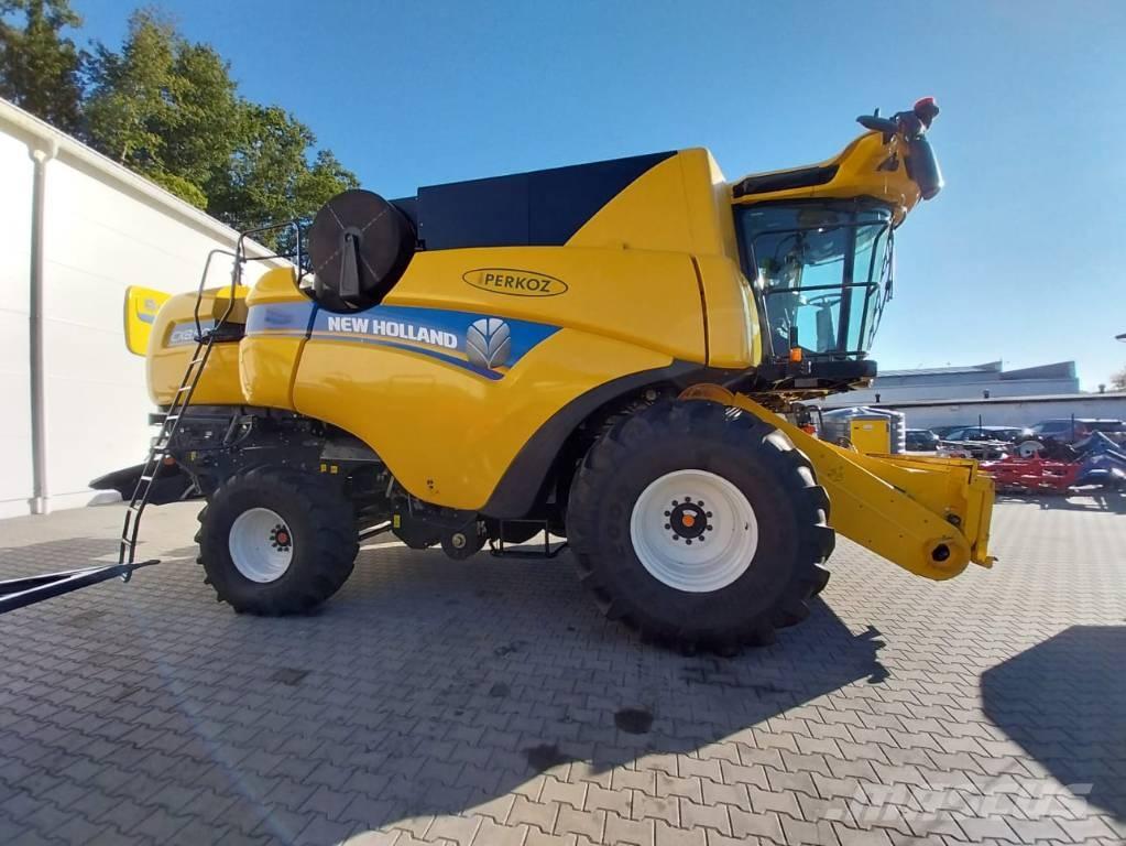 New Holland CX 8.90 Moissonneuse batteuse