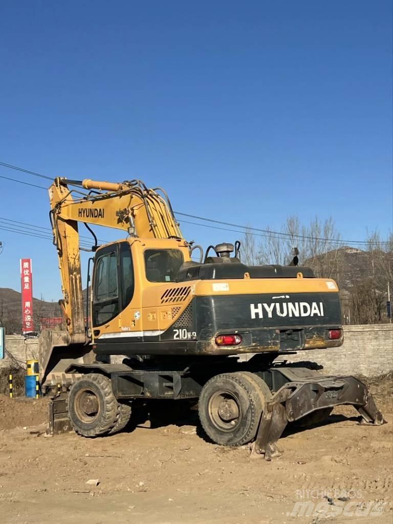 Hyundai R210W-9 Pelle sur pneus