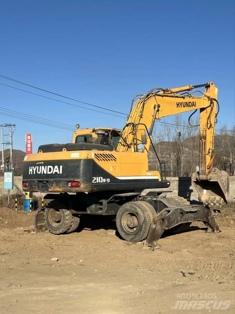 Hyundai R210W-9 Pelle sur pneus