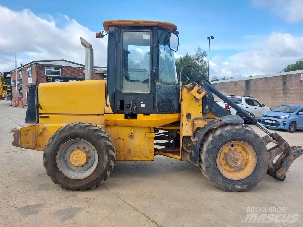 JCB 411 Chargeuse sur pneus