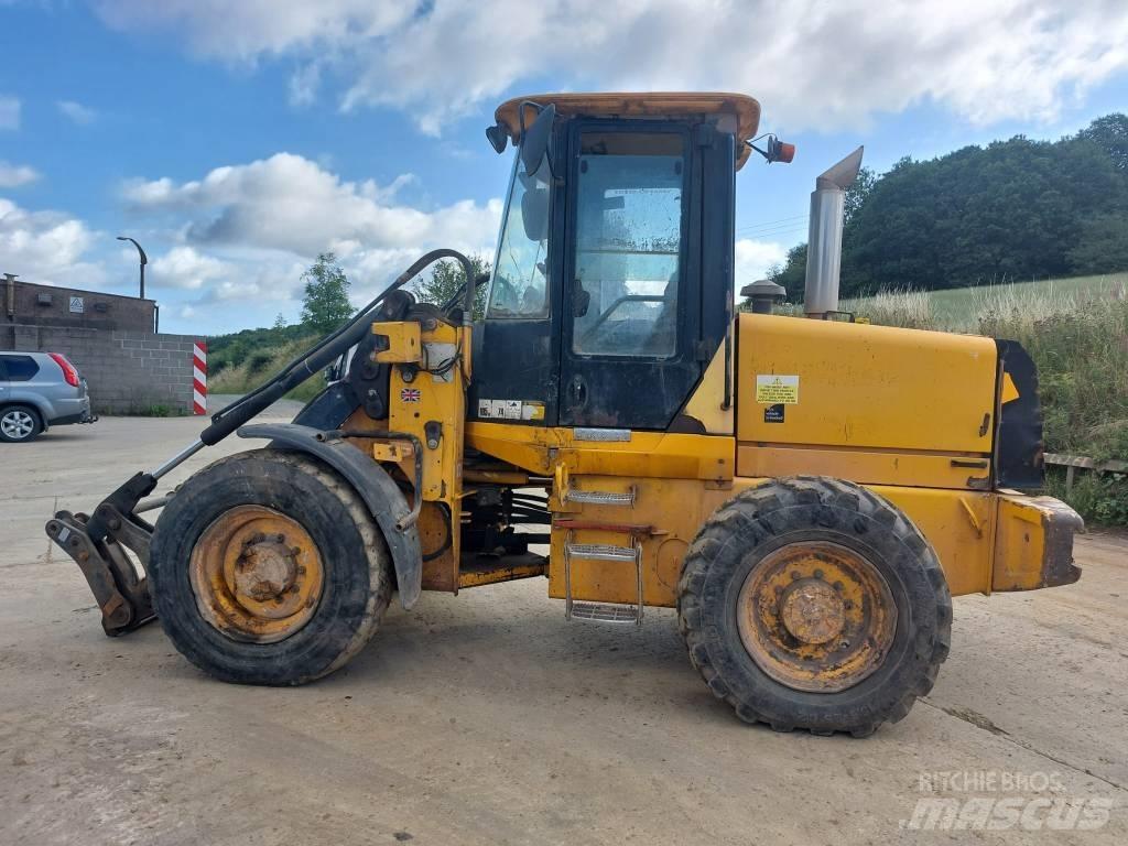 JCB 411 Chargeuse sur pneus