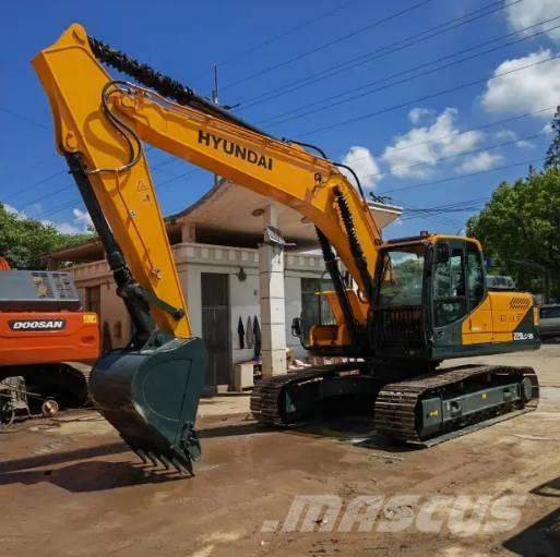 Hyundai R220LC-9S Pelle sur chenilles