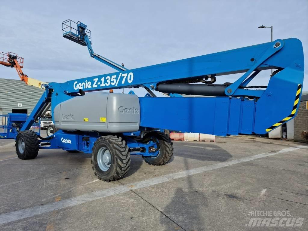 Genie Z 135/70 Nacelles articulées