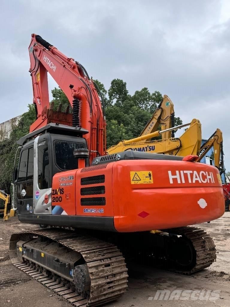Hitachi ZX 200 Pelle sur chenilles