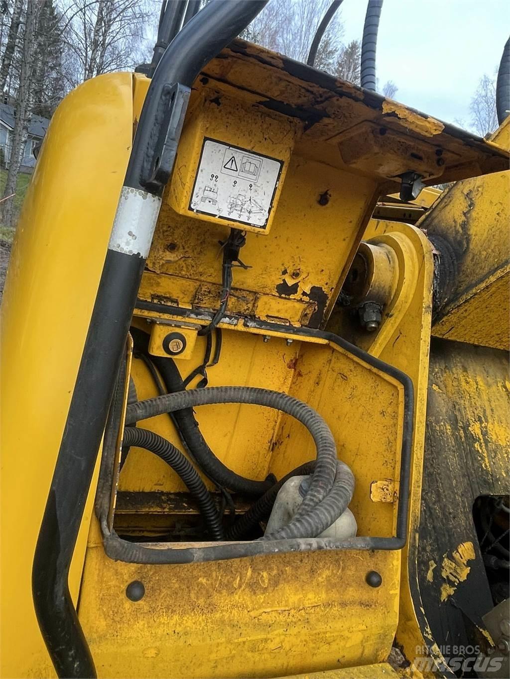JCB JS 200 LC Pelle sur chenilles