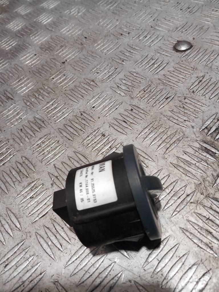 MAN TGM  81255250193 Cabines
