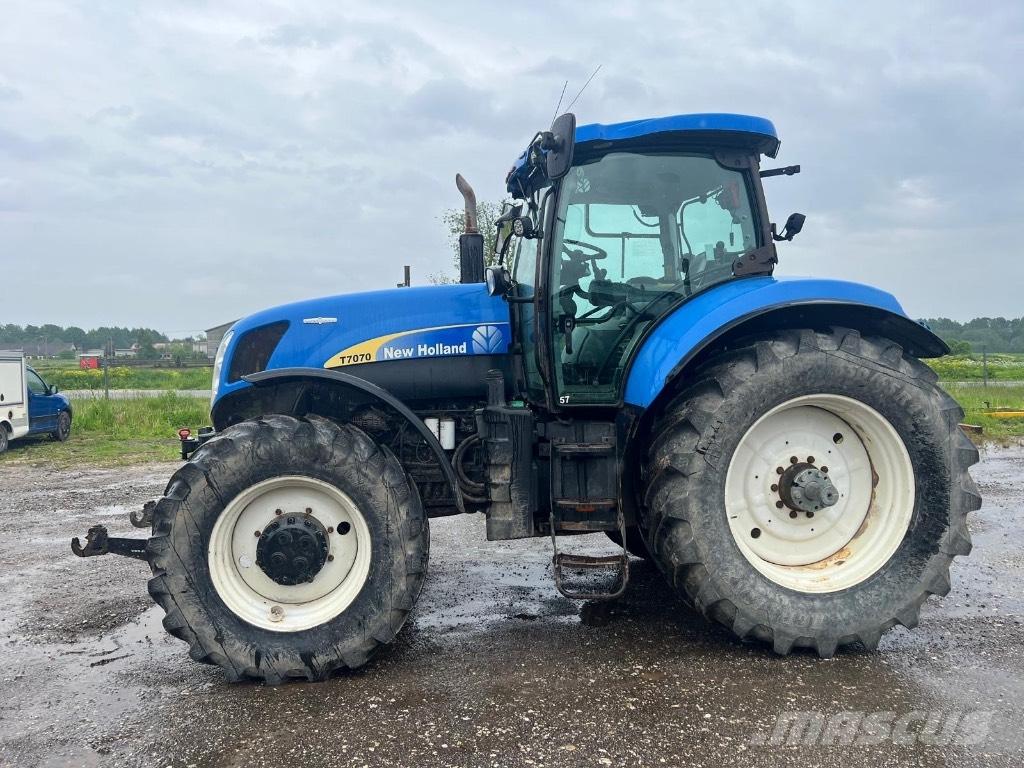 New Holland T 7070 Tracteur