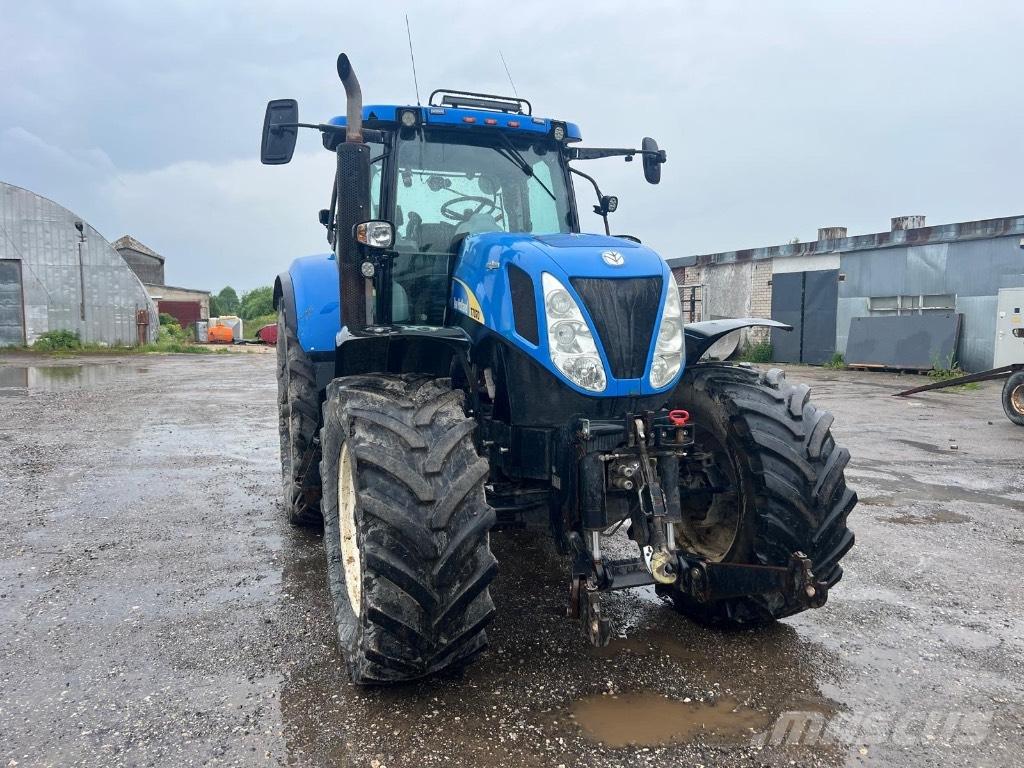 New Holland T 7070 Tracteur