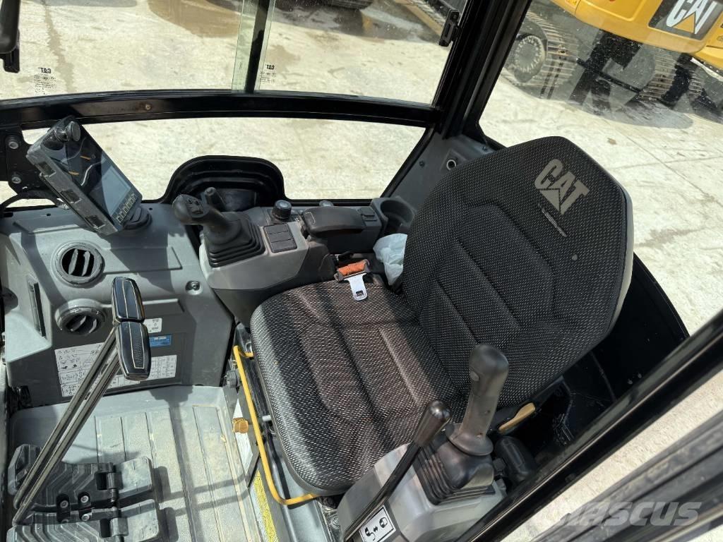 CAT 302 CR Mini pelle < 7t