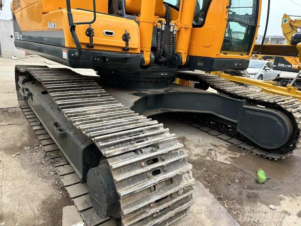 Hyundai 330LC-9T Pelle sur chenilles