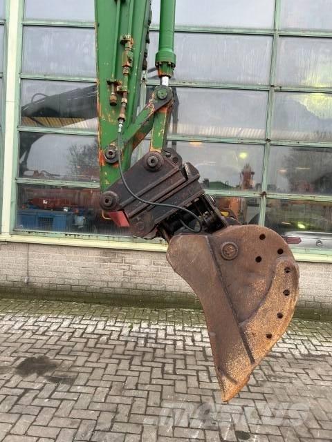 Hitachi EX120 Pelle sur chenilles