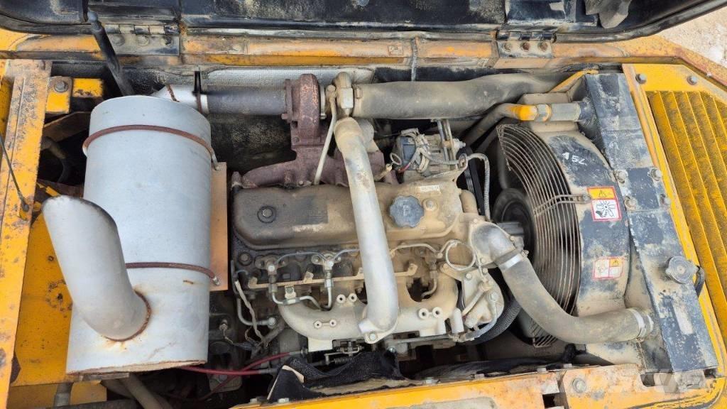 JCB JS 130 W Pelle sur pneus