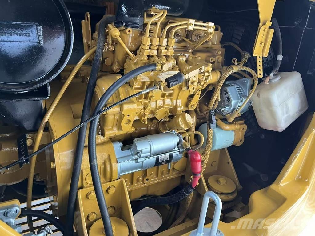 CAT 305.5 Mini pelle < 7t