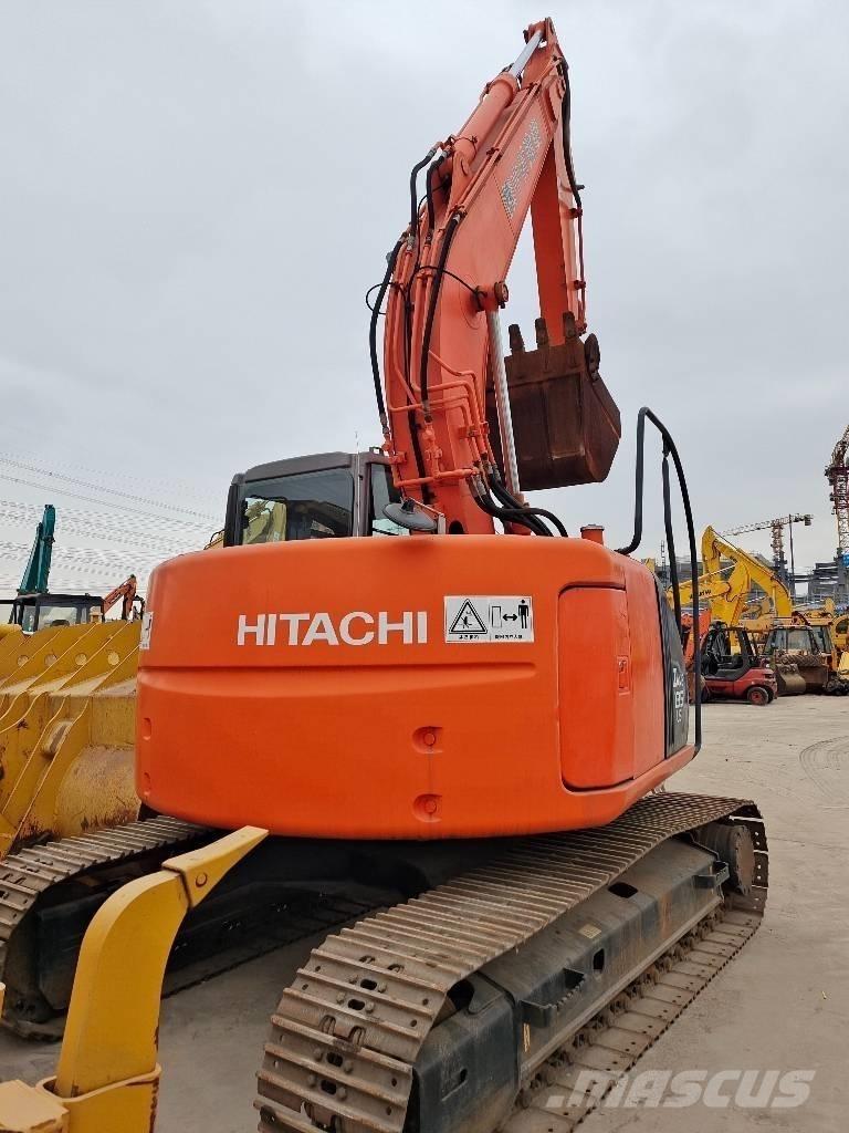Hitachi ZX 135 US Pelle sur chenilles