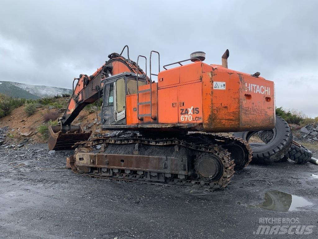 Hitachi 670 LCH-3 Pelle sur chenilles