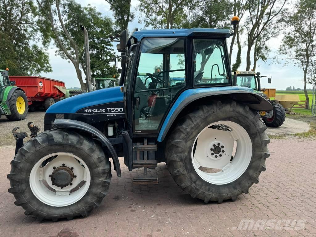 New Holland TS90 Tracteur