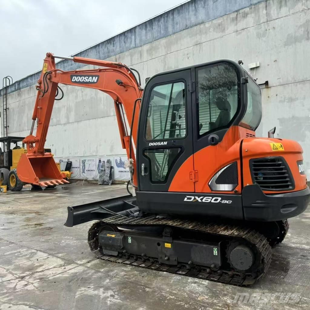 Doosan DX 60-9 C Mini pelle < 7t