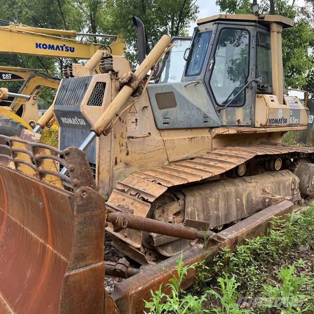 Komatsu D 65 P-12 Bouteurs sur chenilles