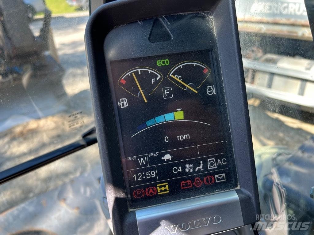 Volvo EW 160 D Pelle sur pneus