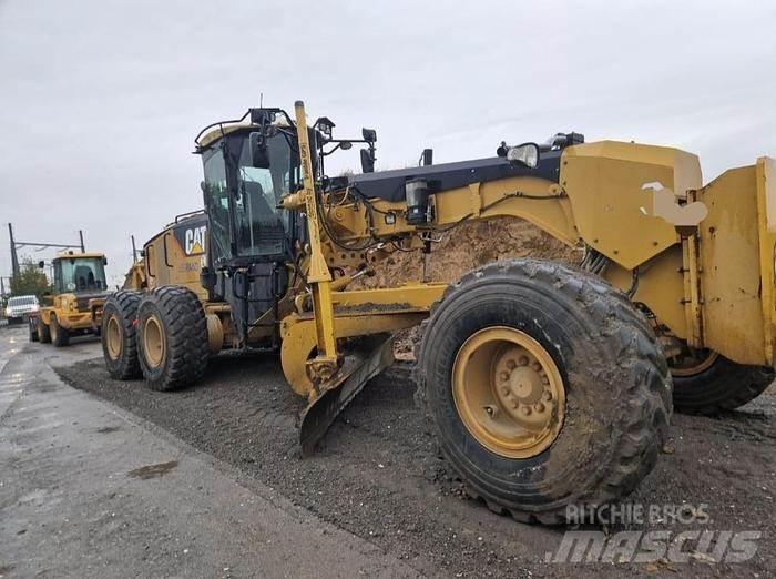 CAT 14M Niveleuse