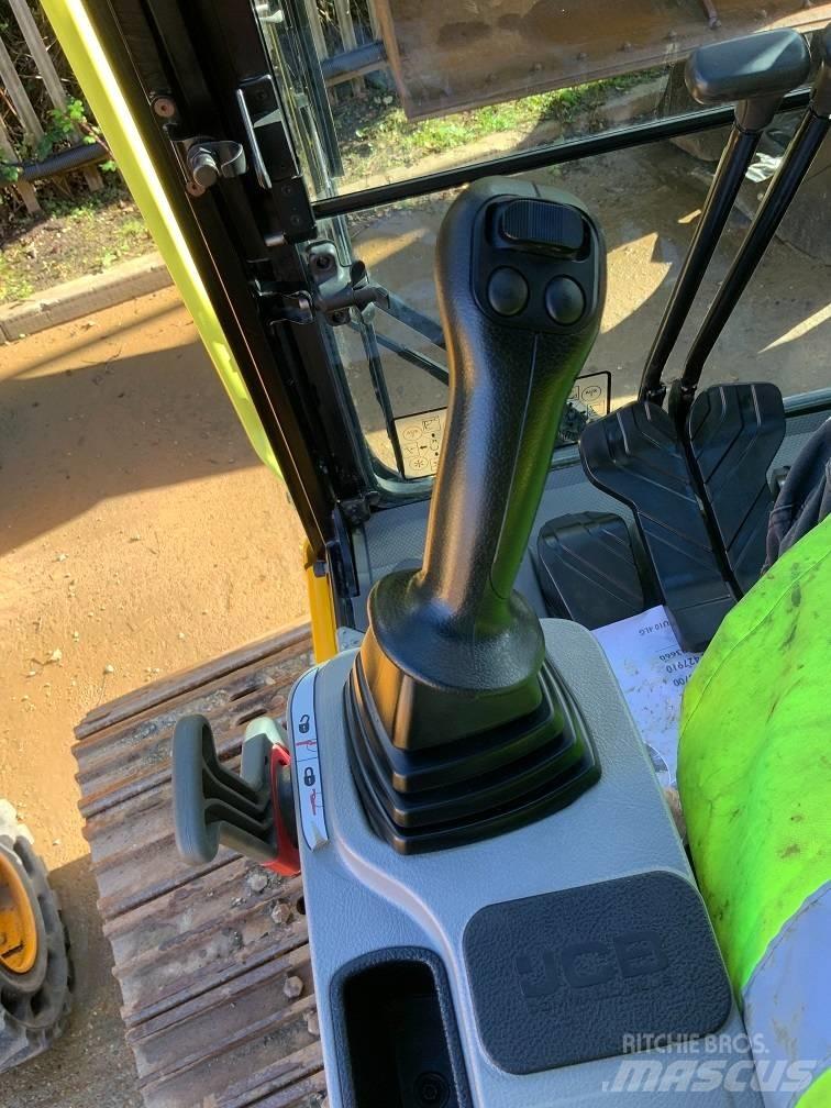 JCB 245XR LC Pelle sur chenilles