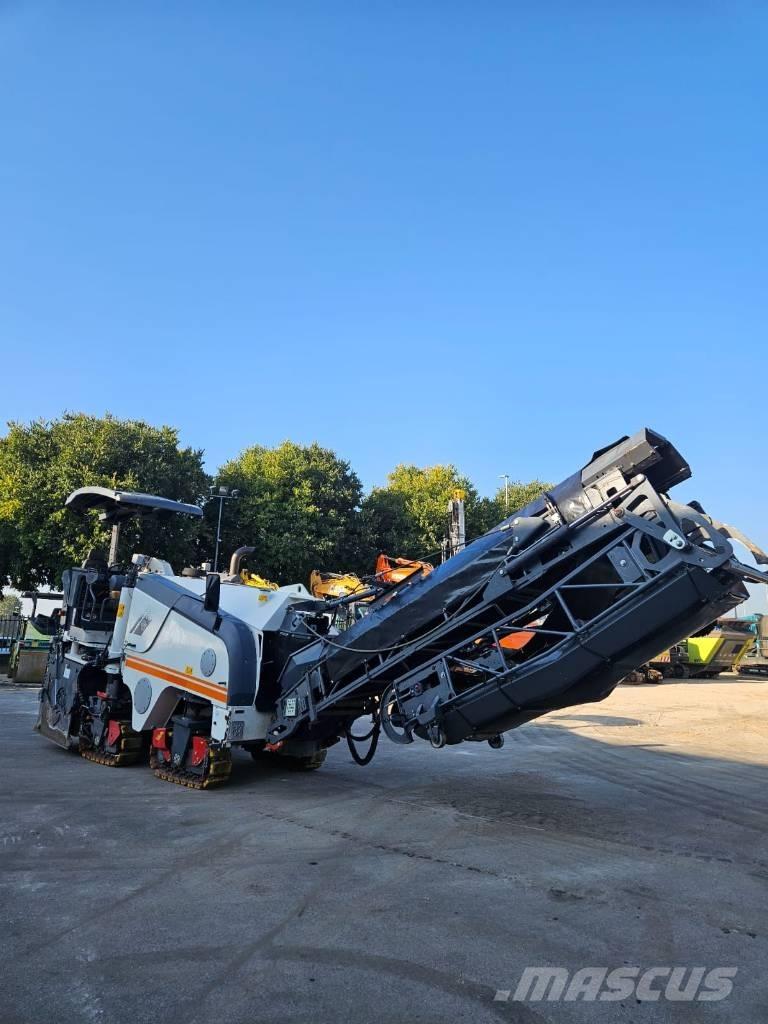 Wirtgen W 100 F Fraiseuse à froid
