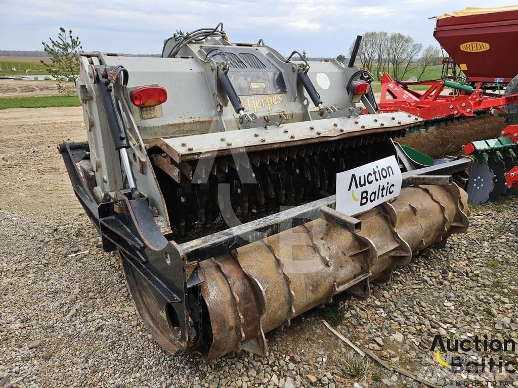 FAE RSM 225 Autres matériels de fenaison
