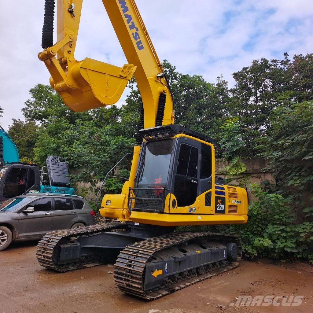 Komatsu PC 220 Pelle sur chenilles